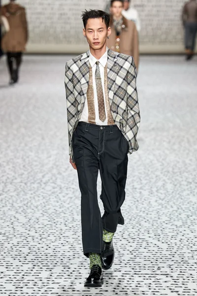 Look 43